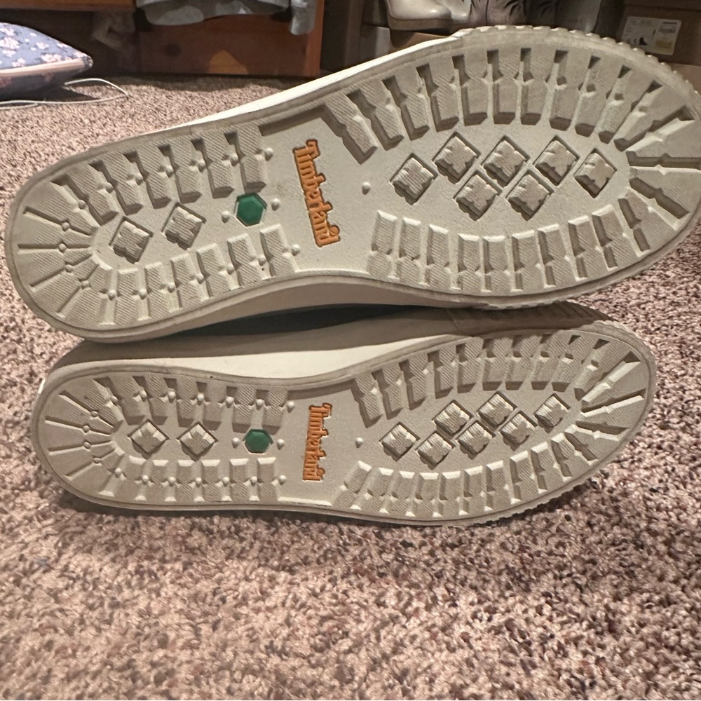 Gray Timberlands - Picture 5 of 7